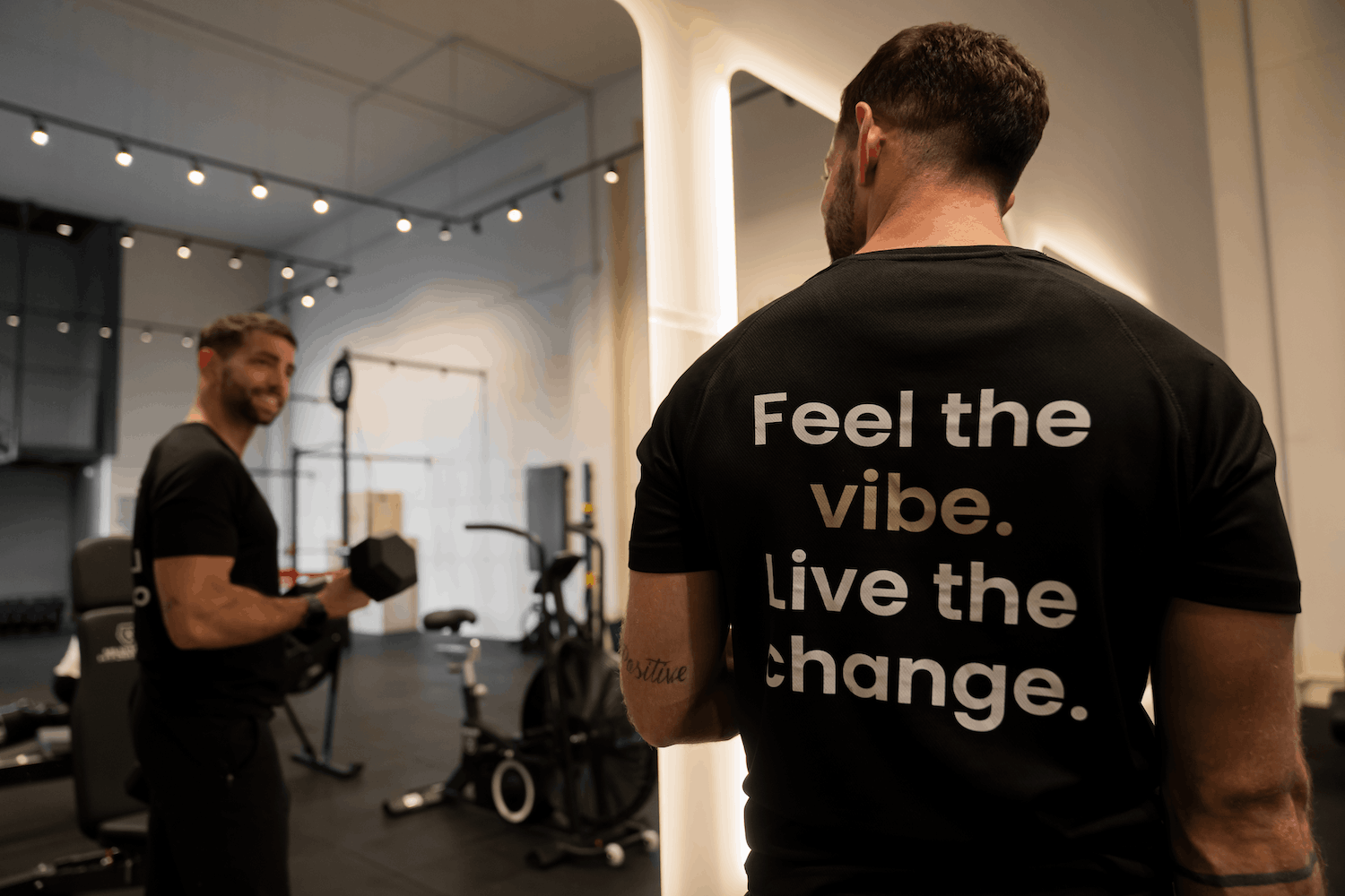 Geri camiseta revibe